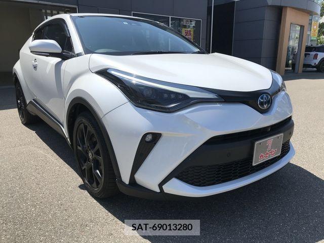 Toyota C-HR 2021-10 323087-4