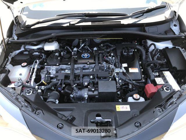 Toyota C-HR 2021-10 323087-29