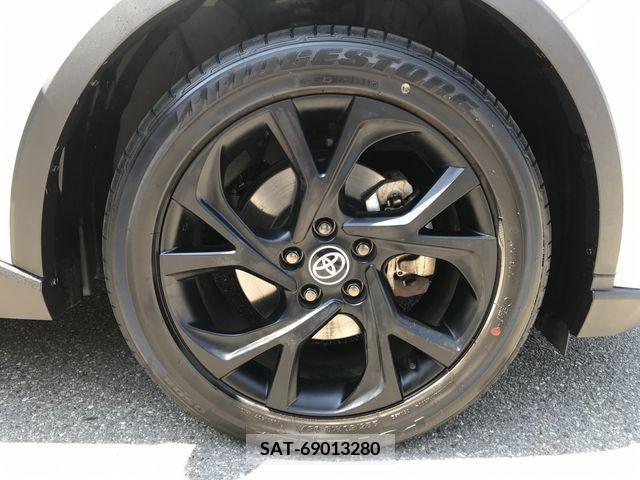Toyota C-HR 2021-10 323087-28