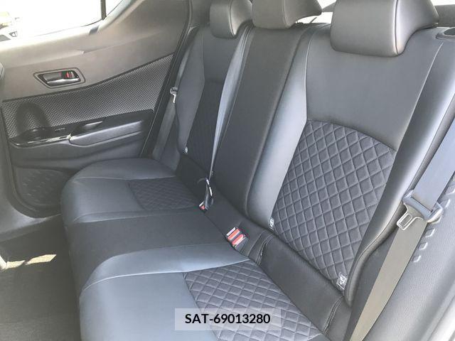Toyota C-HR 2021-10 323087-17