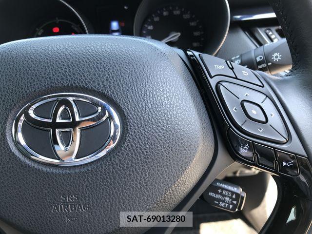 Toyota C-HR 2021-10 323087-22