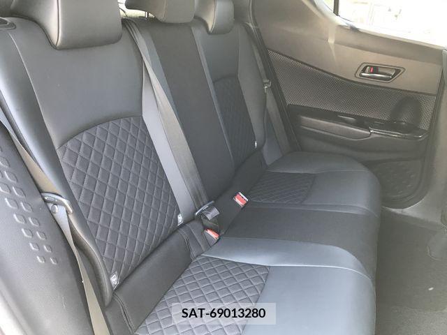 Toyota C-HR 2021-10 323087-12