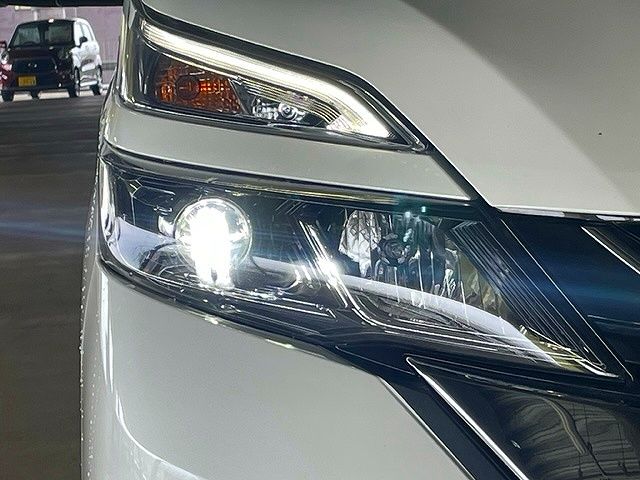 Nissan SERENA 2018-10 4137-24
