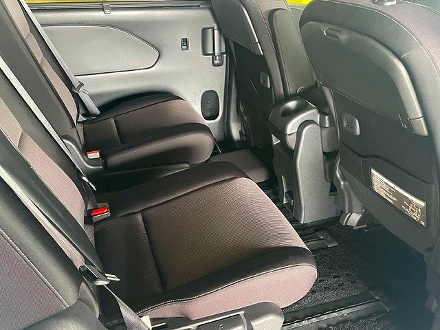 Nissan SERENA 2018-10 4137-9