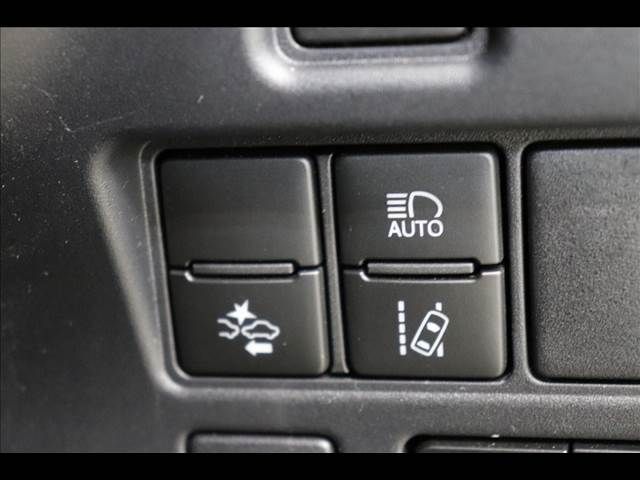 Toyota ESQUIRE 2017-10 14118-5