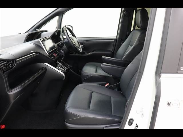 Toyota ESQUIRE 2017-10 14118-10
