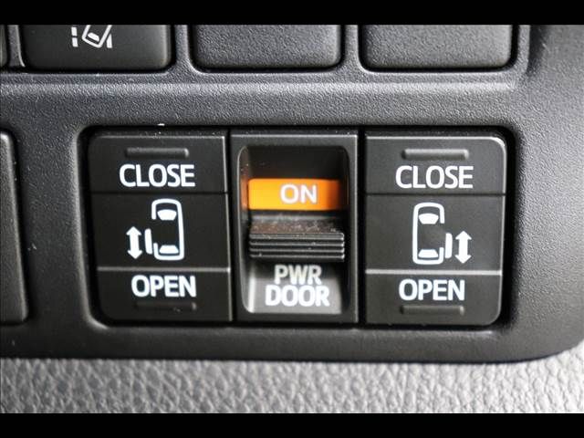 Toyota ESQUIRE 2017-10 14118-3