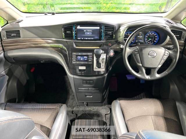 Nissan ELGRAND 2014-05 235200-1