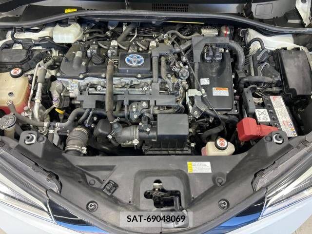 Toyota C-HR 2017-03 295476-18