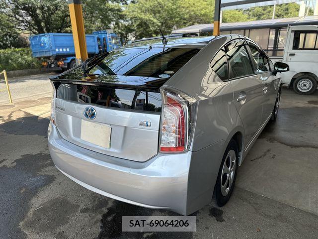 Toyota PRIUS 2015-06 366454-5