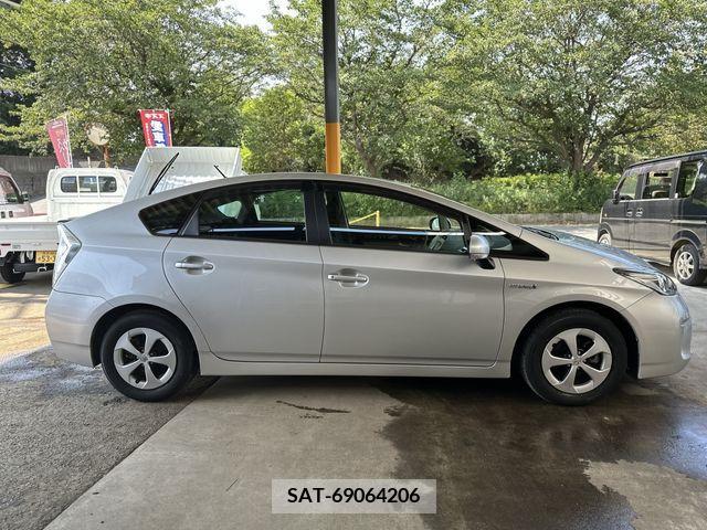 Toyota PRIUS 2015-06 366454-4