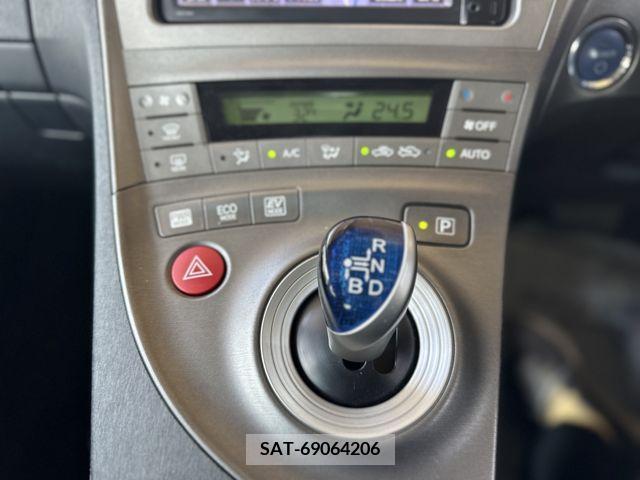 Toyota PRIUS 2015-06 366454-19