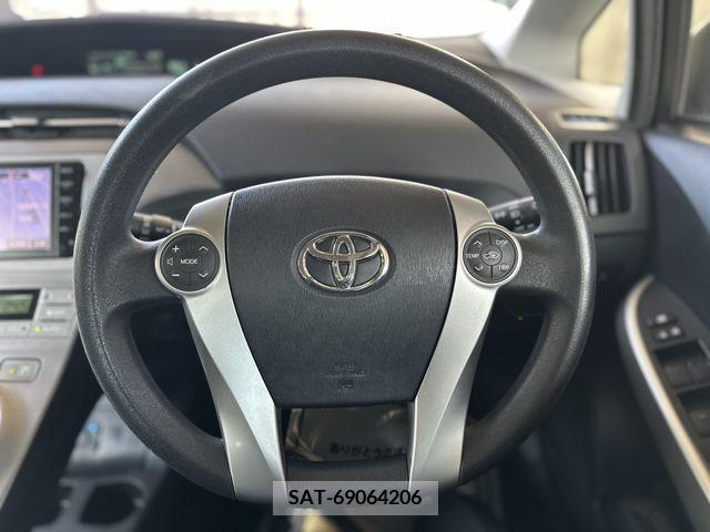 Toyota PRIUS 2015-06 366454-17