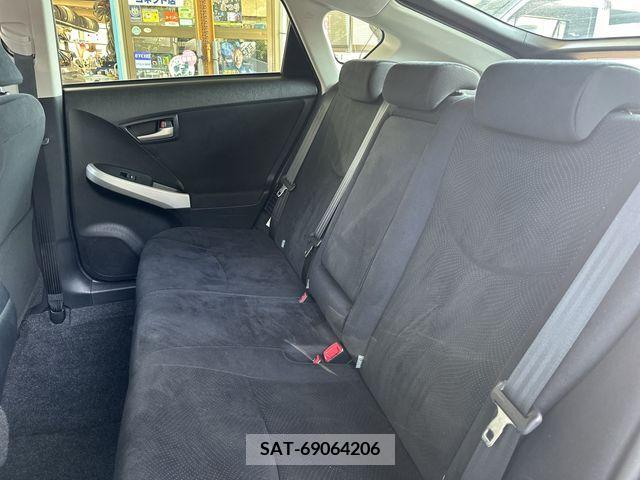 Toyota PRIUS 2015-06 366454-12