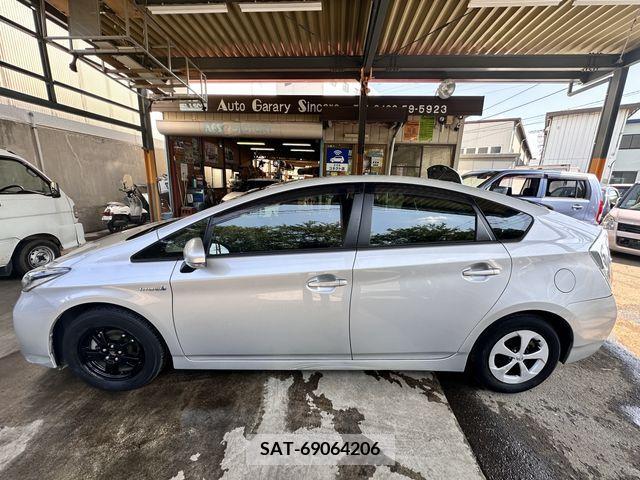 Toyota PRIUS 2015-06 366454-8