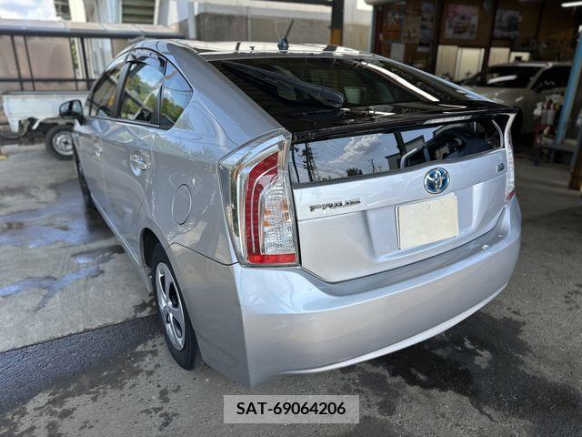 Toyota PRIUS 2015-06 366454-7