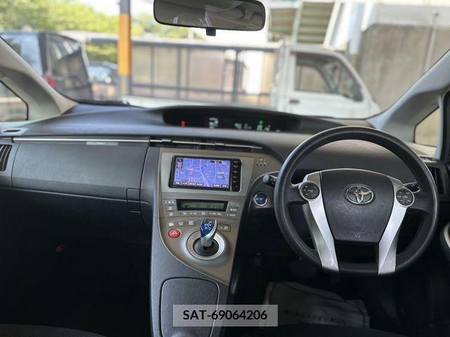 Toyota PRIUS 2015-06 366454-15