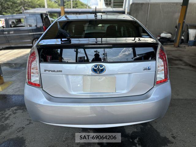 Toyota PRIUS 2015-06 366454-6