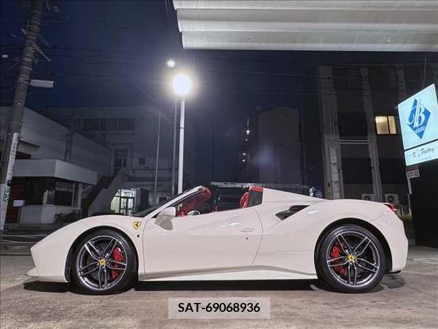 Ferrari 488 Spider 2018-01 395453-5