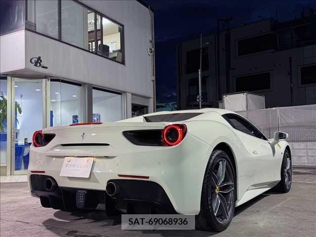 Ferrari 488 Spider 2018-01 395453-8