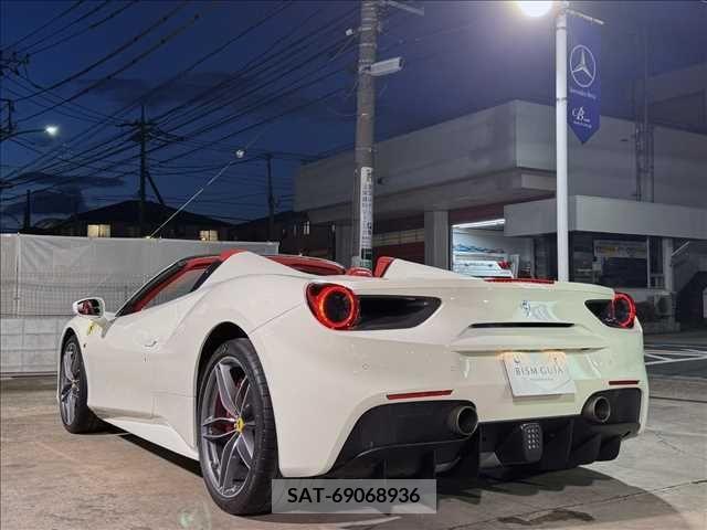 Ferrari 488 Spider 2018-01 395453-6