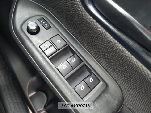 Toyota VOXY 2019-07 321613-9