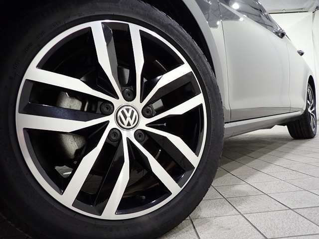VolksWagen GOLF 2018-02 11351-16