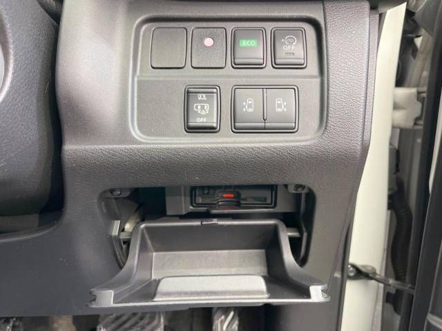 Nissan SERENA 2018-01 4480-4
