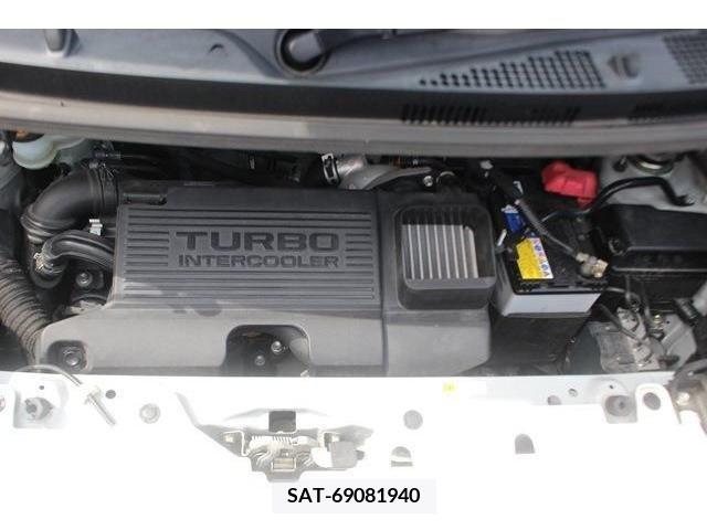 Toyota Pixis Mega 2019-04 382313-12