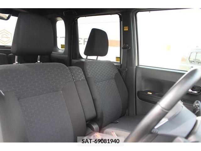 Toyota Pixis Mega 2019-04 382313-13