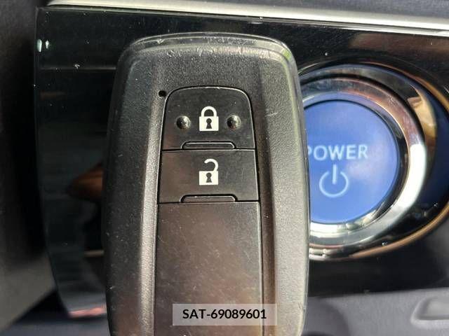 Toyota PRIUS 2022-07 322514-5