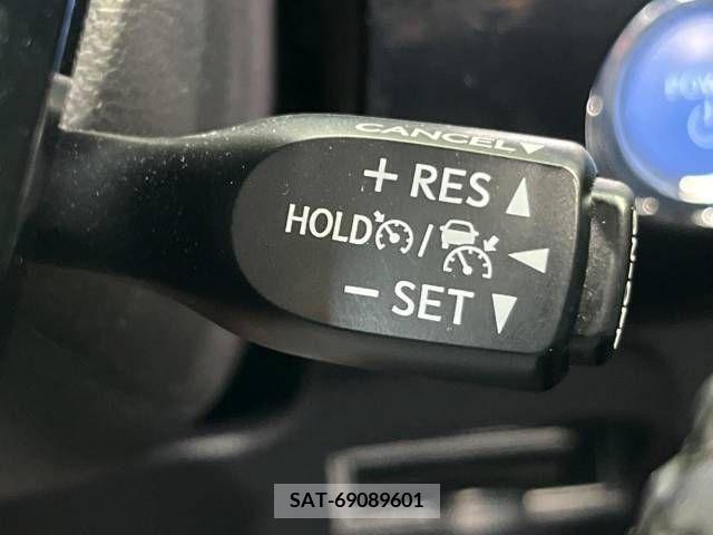 Toyota PRIUS 2022-07 322514-7