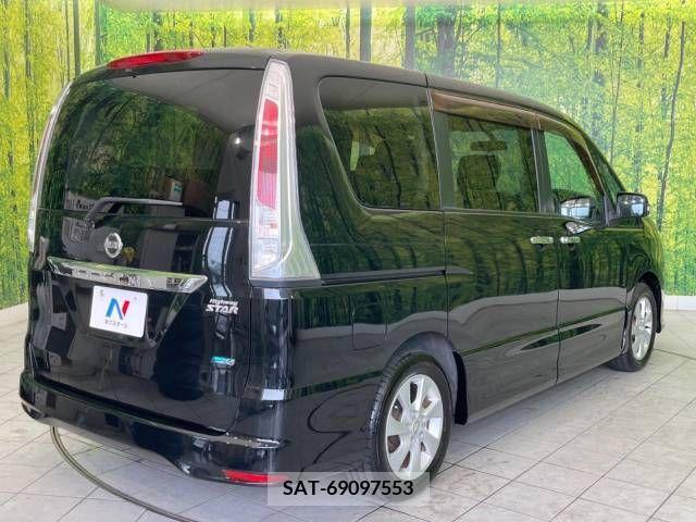 Nissan SERENA 2011-12 367773-17