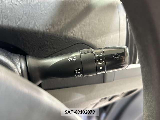 Toyota PRIUS 2010-06 281923-15
