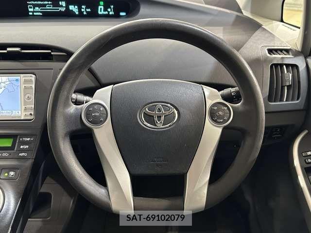 Toyota PRIUS 2010-06 281923-13