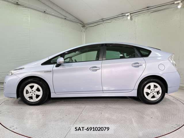 Toyota PRIUS 2010-06 281923-11