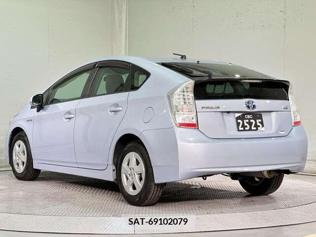 Toyota PRIUS 2010-06 281923-10