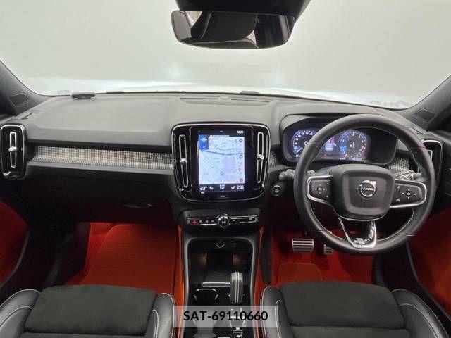 Volvo XC40 2018-05 288696-1
