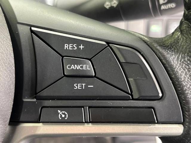 Nissan SERENA 2017-12 195215-7