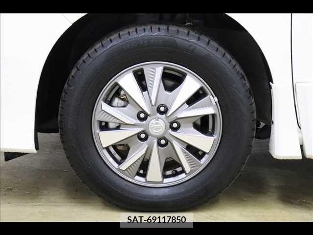Nissan SERENA 2019-06 284301-24