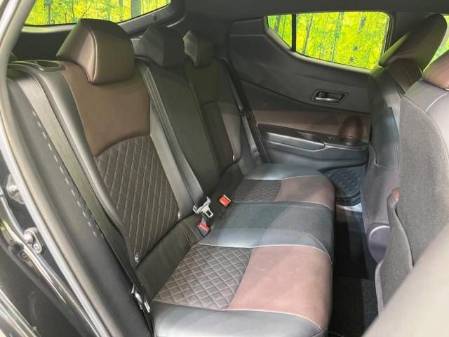 Toyota C-HR 2017-08 4799-9