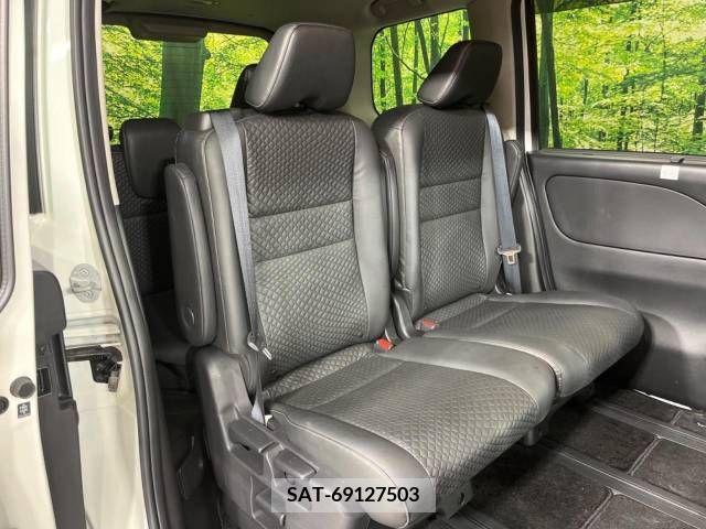 Nissan SERENA 2018-07 210443-9