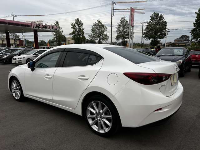 Mazda AXELA 2017-12 10831-6
