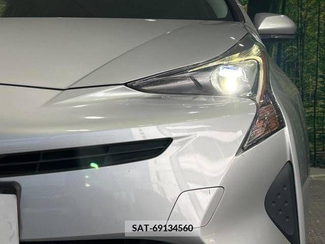 Toyota PRIUS 2017-07 366497-12
