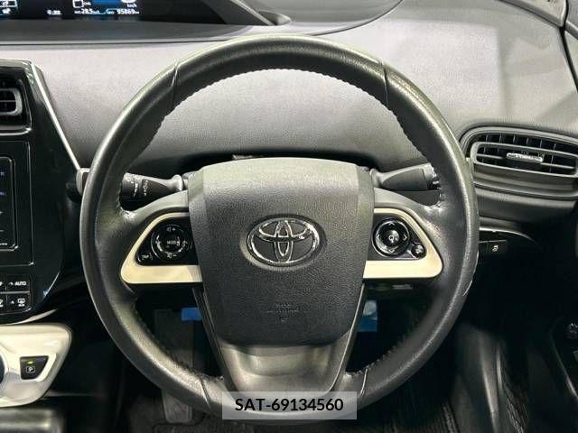 Toyota PRIUS 2017-07 366497-11