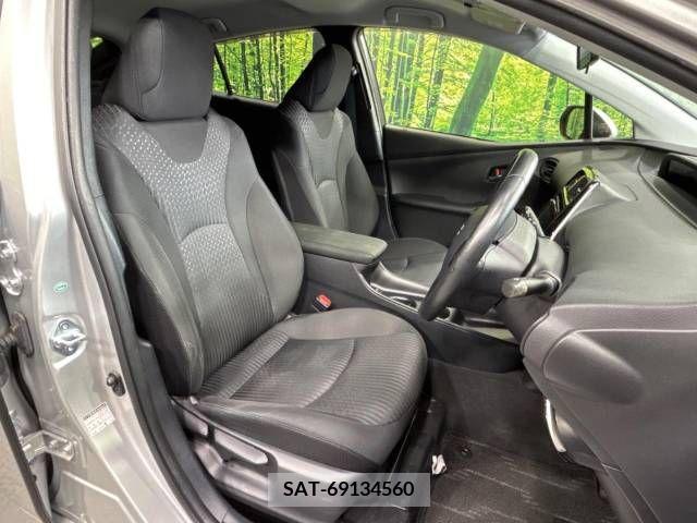 Toyota PRIUS 2017-07 366497-8