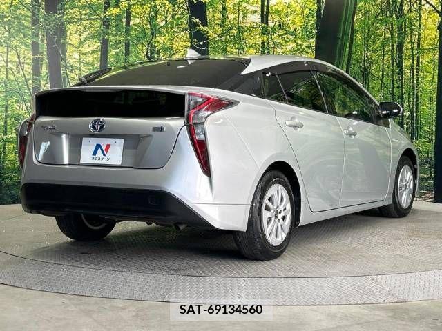 Toyota PRIUS 2017-07 366497-17