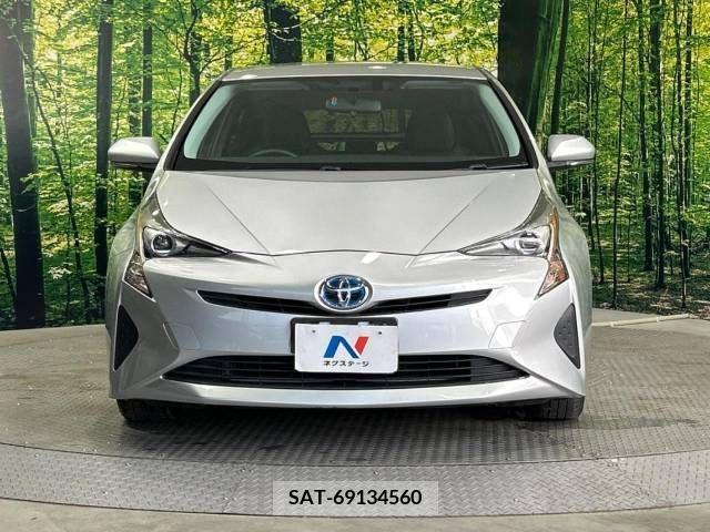 Toyota PRIUS 2017-07 366497-14