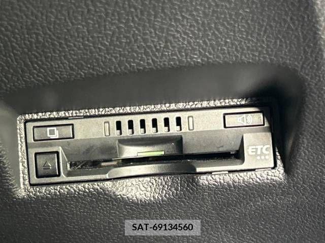 Toyota PRIUS 2017-07 366497-5