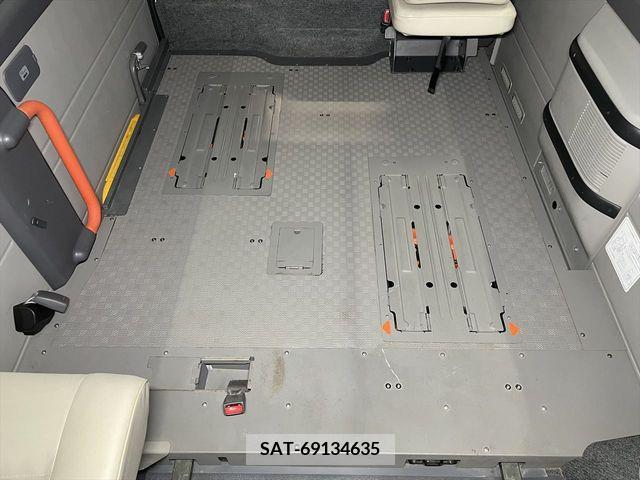Nissan Caravan 2011-02 263636-7